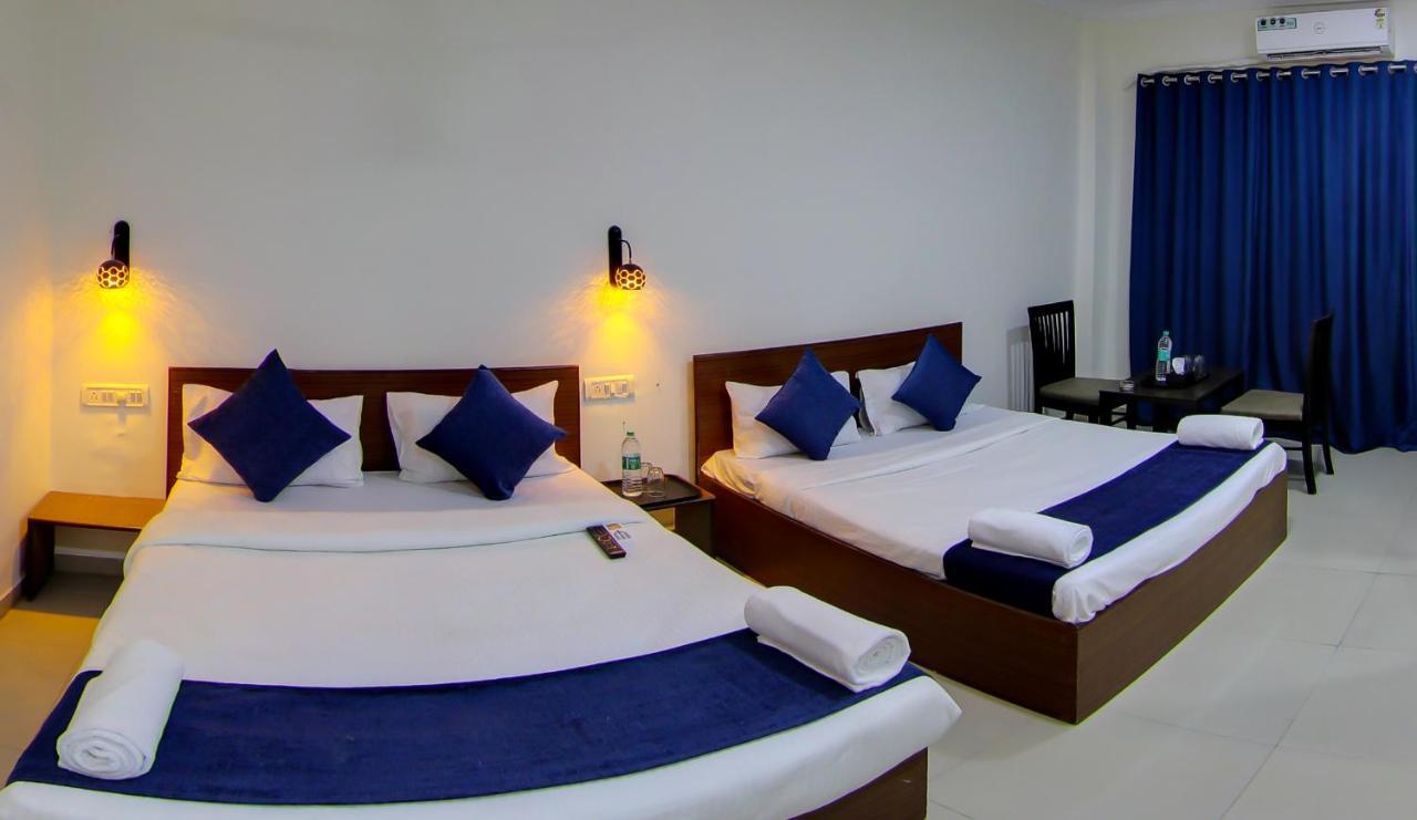 Hotel Rain Sky Inn Lonavala Exteriör bild