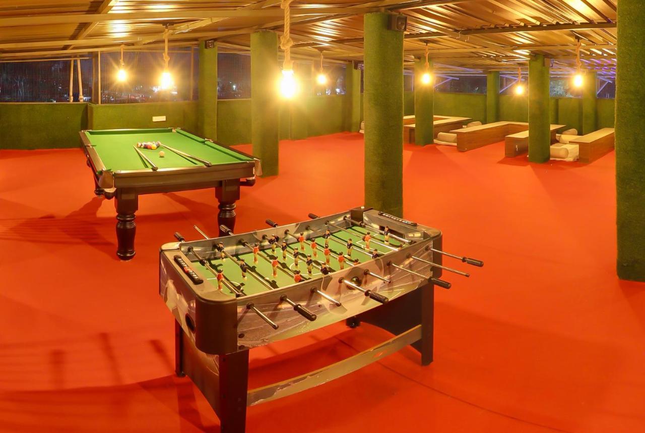 Hotel Rain Sky Inn Lonavala Exteriör bild