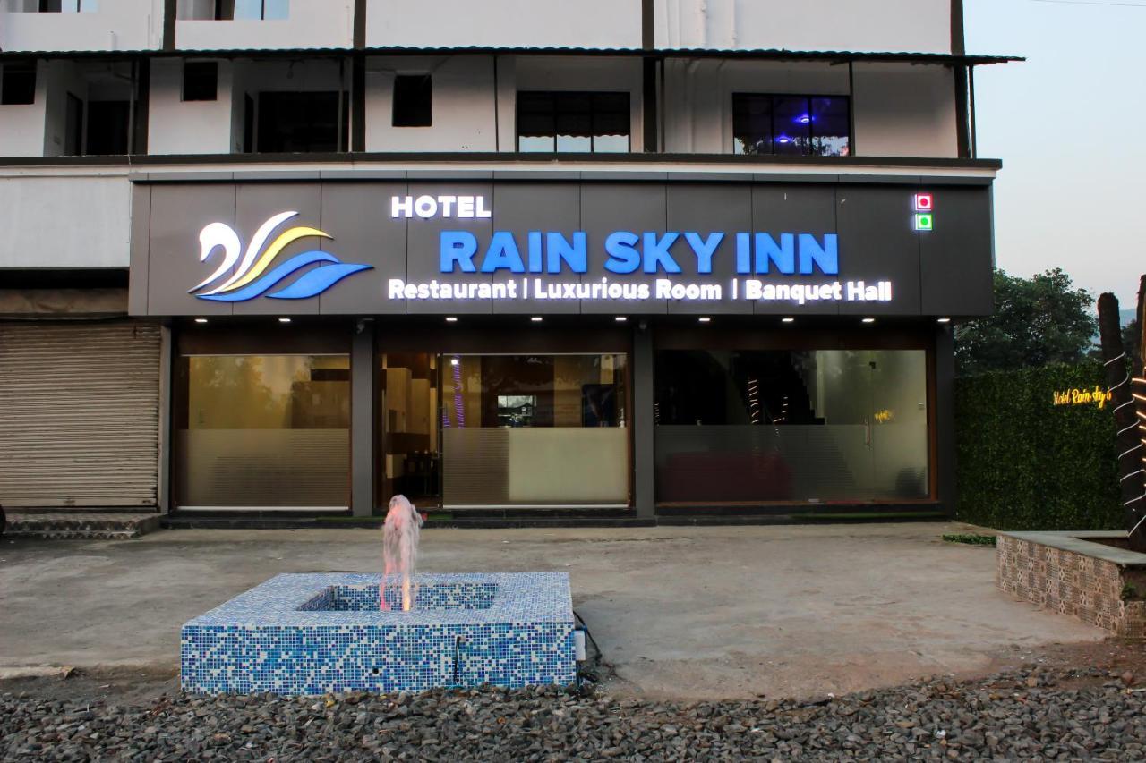 Hotel Rain Sky Inn Lonavala Exteriör bild